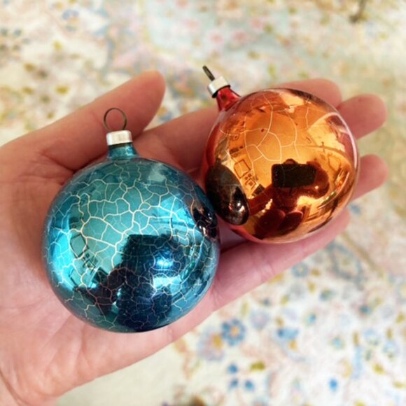 Vintage Box of 12 Christmas Glass Ball Ornaments Austria Rainbow Pink Green Blue - Picture 7 of 10